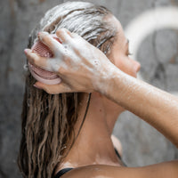 3-in-1 Silikon-Wasch- und Massagebürste für Körper und Kopfhaut SHOWER CHAMELEON –