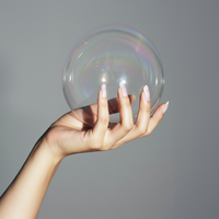 Vernis classique Hologoddess – une teinte multidimensionnelle au reflet holographique – 